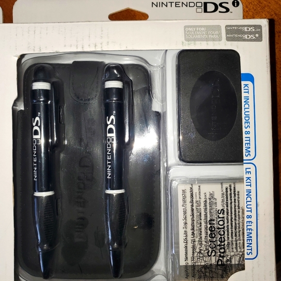 Nintendo DS kits in pink and black - Picture 3 of 4